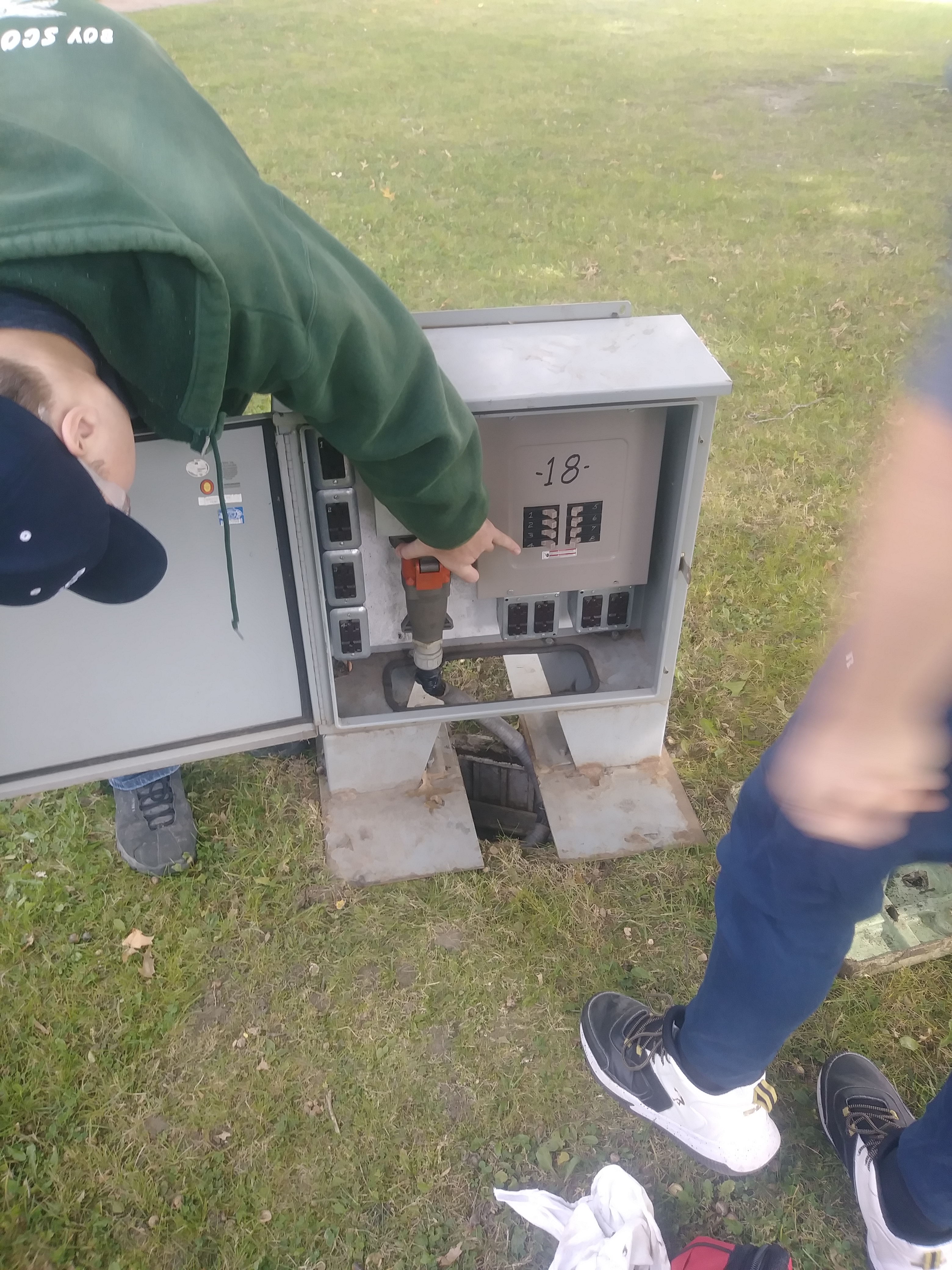setup electrical connection hubs